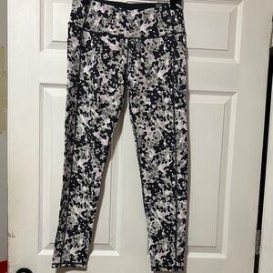 Victoria's Secret Camouflage Leggings - Black, Gray, White, Pink